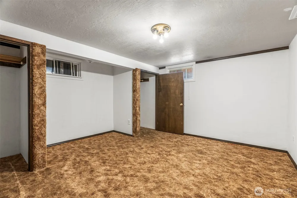 2205 Ocean Beach Highway Longview, WA 98632