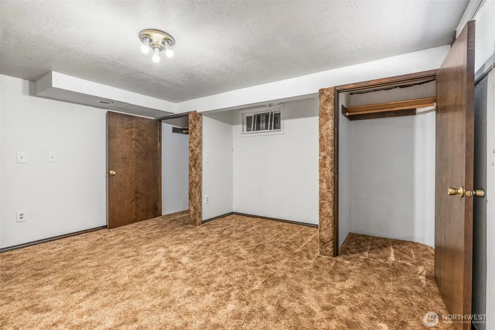 2205 Ocean Beach Highway Longview, WA 98632
