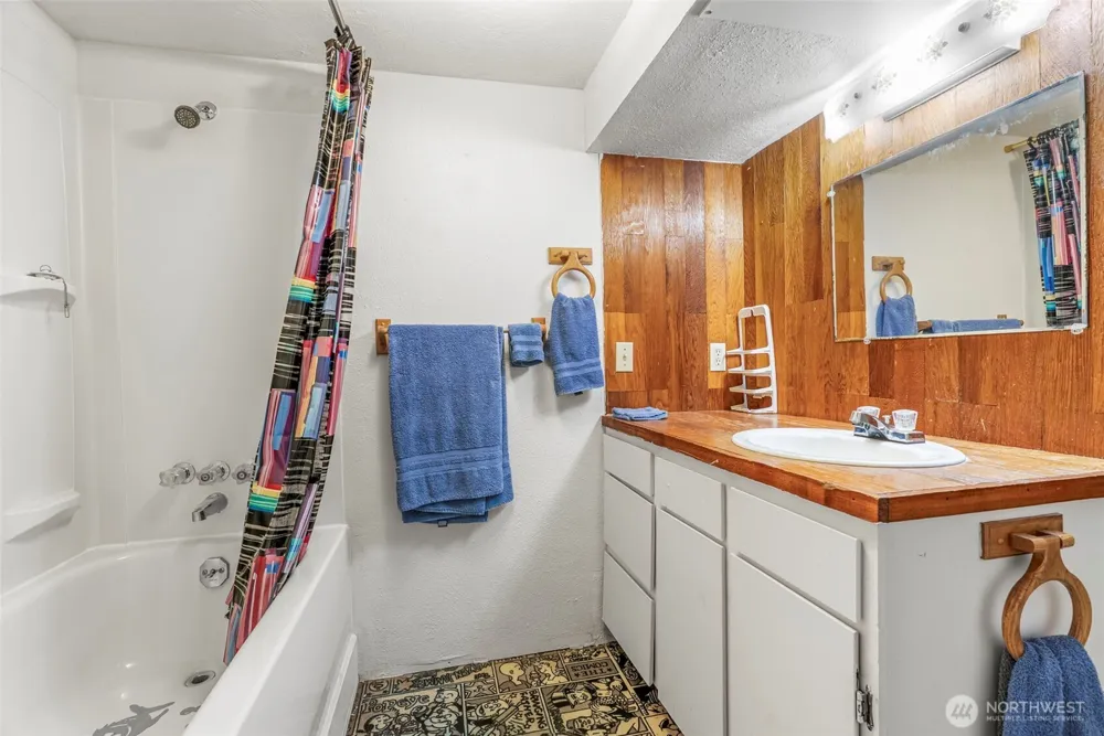 2205 Ocean Beach Highway Longview, WA 98632