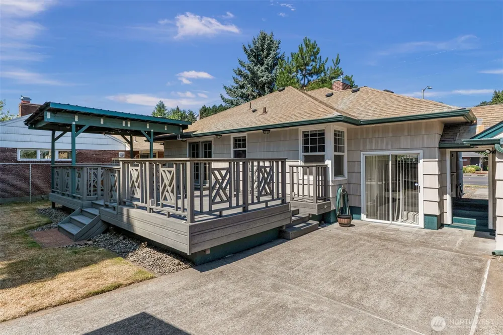 2205 Ocean Beach Highway Longview, WA 98632