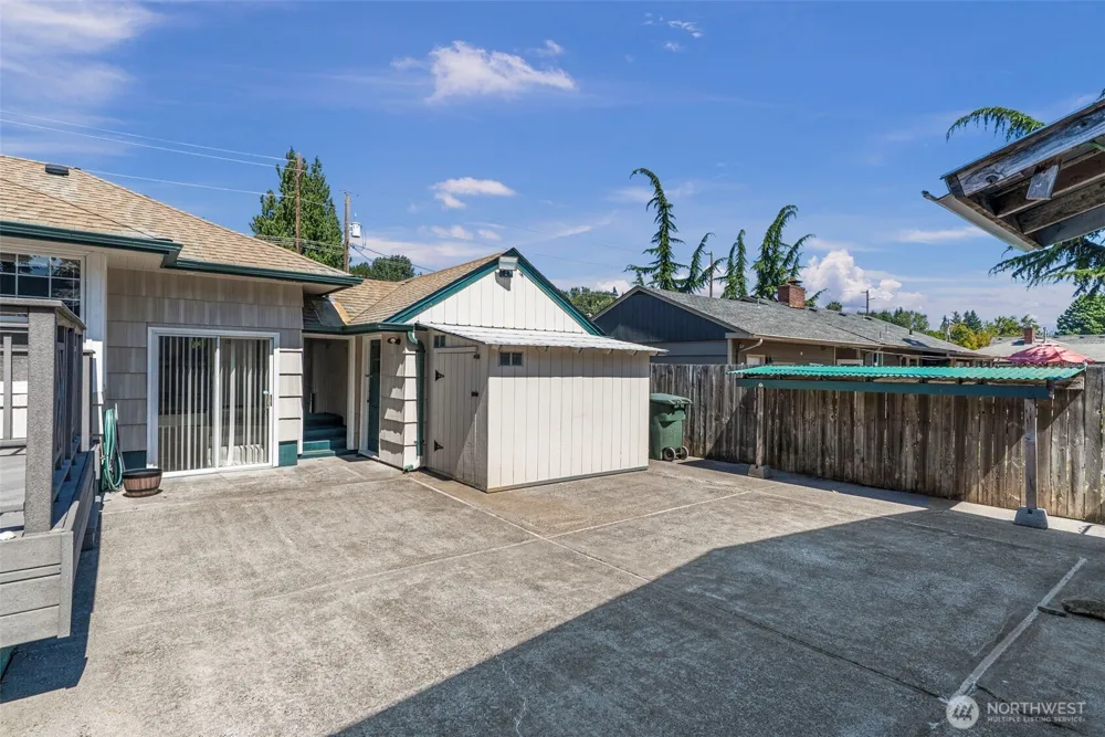2205 Ocean Beach Highway Longview, WA 98632