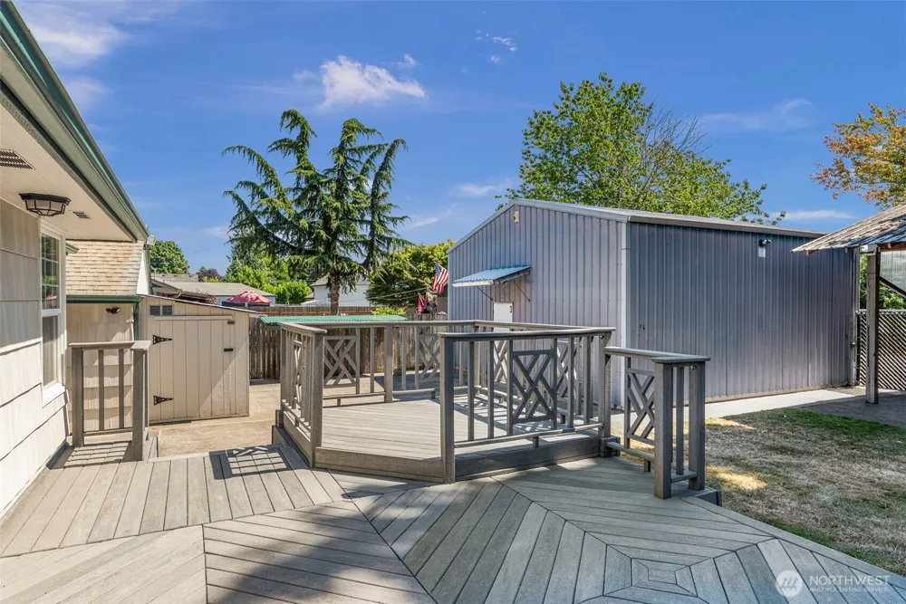2205 Ocean Beach Highway Longview, WA 98632
