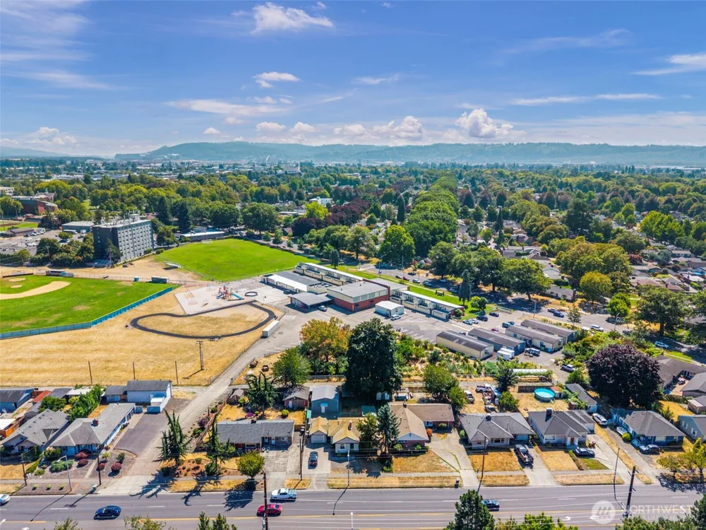 2205 Ocean Beach Highway Longview, WA 98632