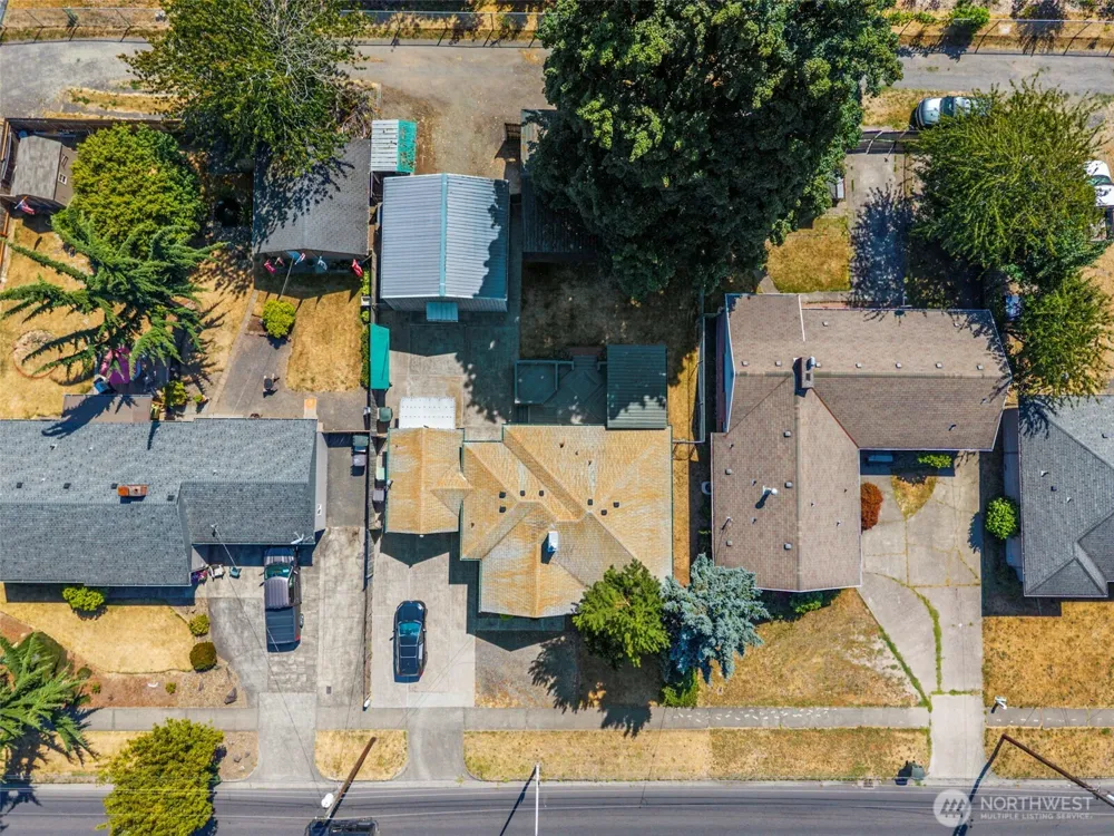 2205 Ocean Beach Highway Longview, WA 98632