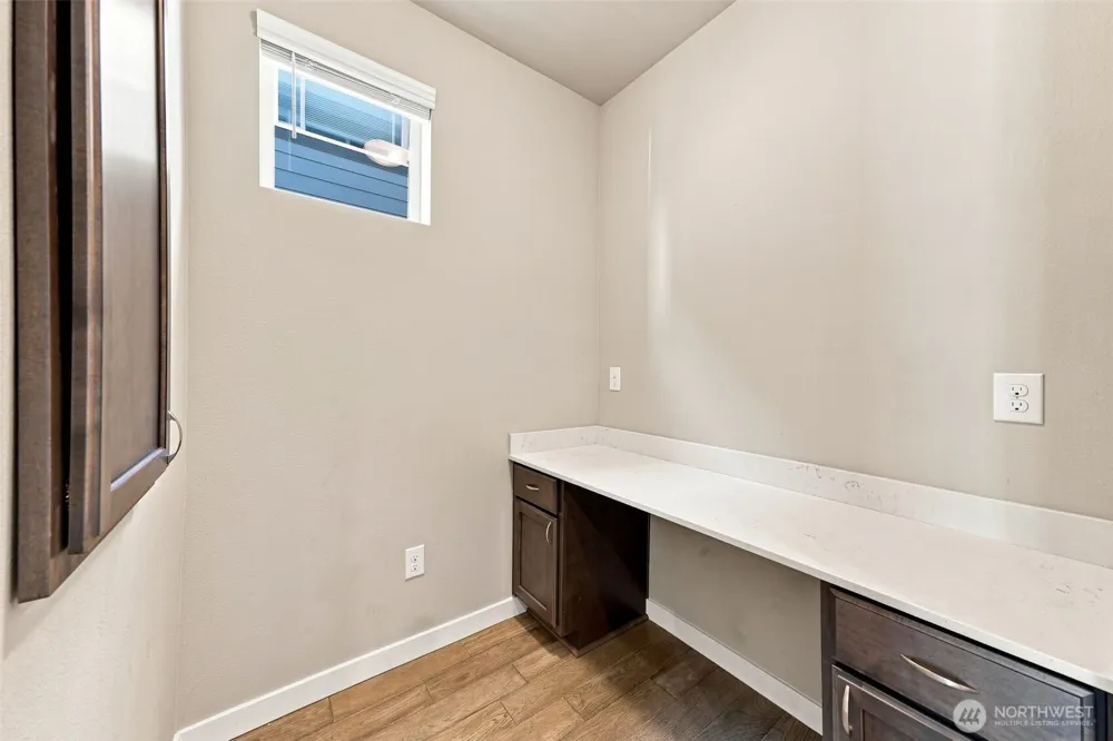 1433 E 48th Street Tacoma, WA 98404