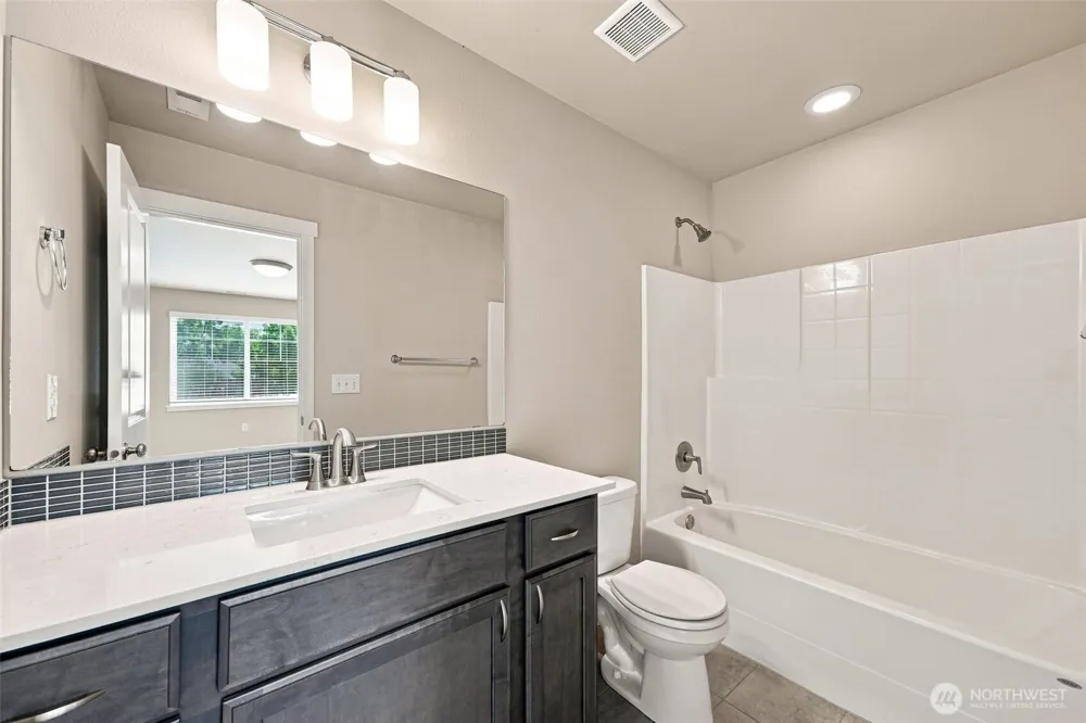 1433 E 48th Street Tacoma, WA 98404