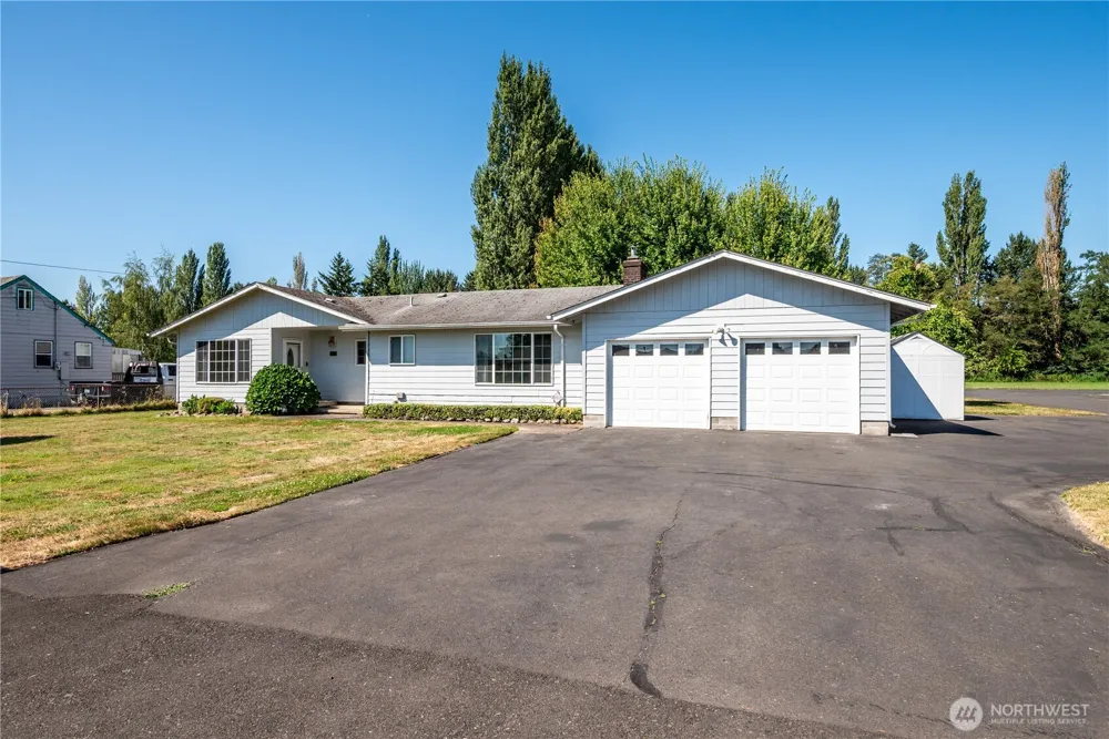 1425 33rd Avenue Longview, WA 98632