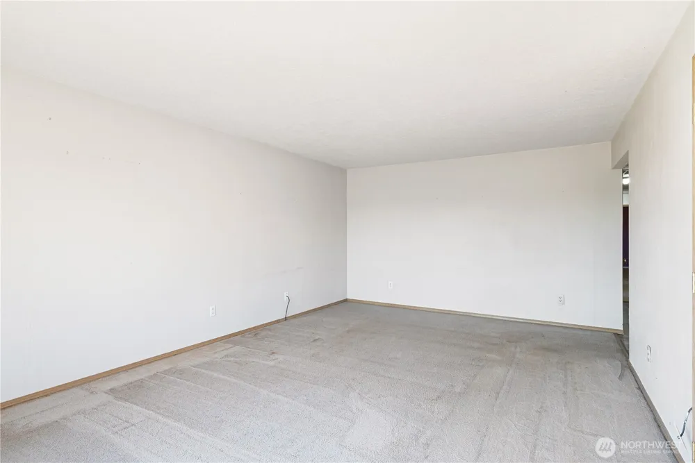 1425 33rd Avenue Longview, WA 98632