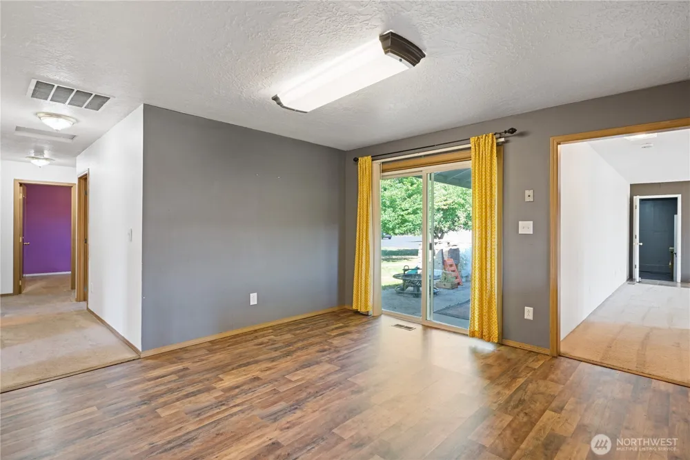 1425 33rd Avenue Longview, WA 98632