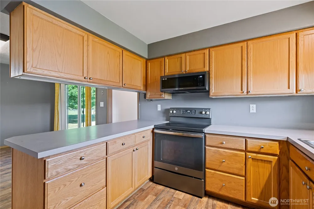 1425 33rd Avenue Longview, WA 98632