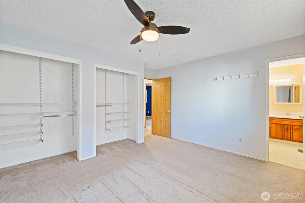 1425 33rd Avenue Longview, WA 98632