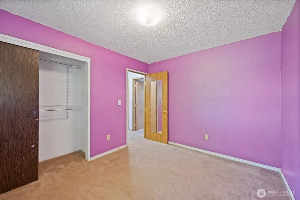 1425 33rd Avenue Longview, WA 98632