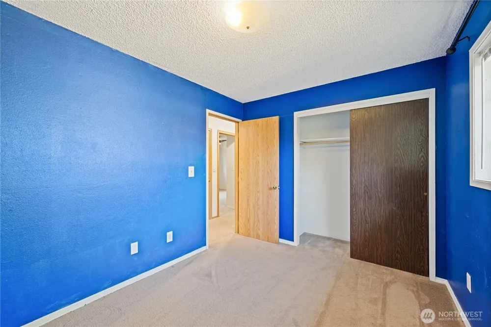 1425 33rd Avenue Longview, WA 98632