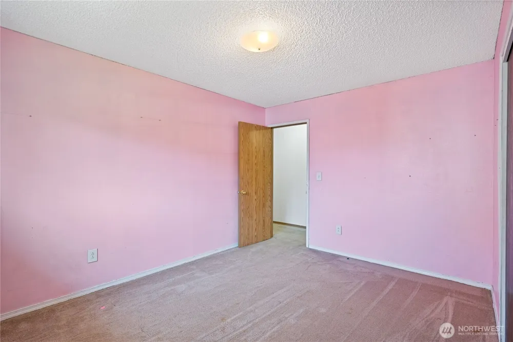 1425 33rd Avenue Longview, WA 98632