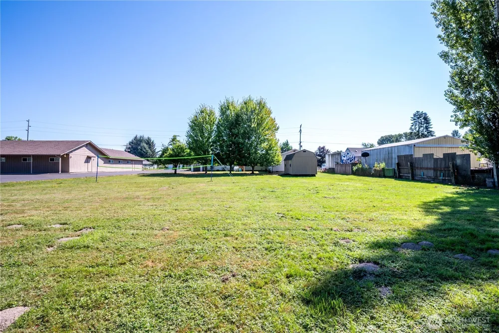 1425 33rd Avenue Longview, WA 98632