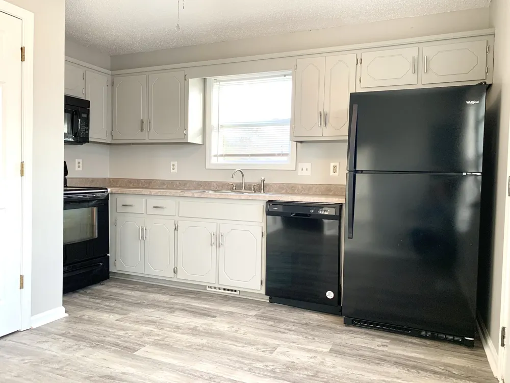 1936 Timberline Cir Oak Grove, KY 42262