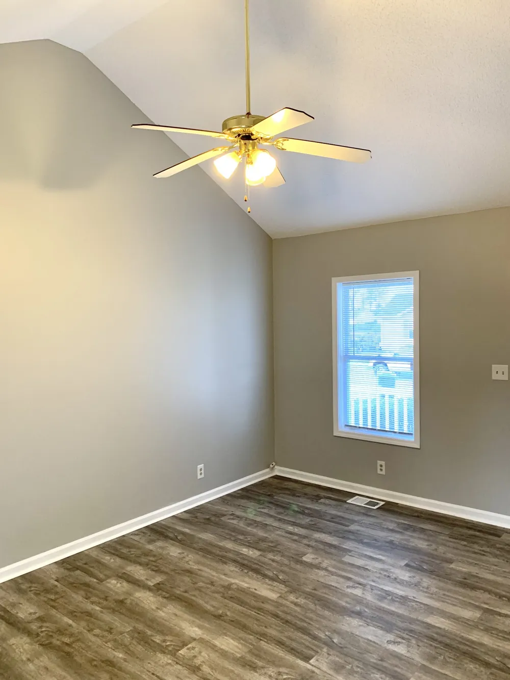 1936 Timberline Cir Oak Grove, KY 42262