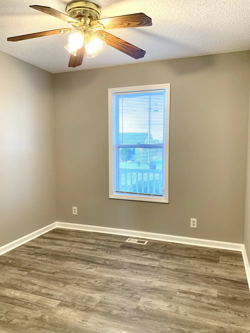 1936 Timberline Cir Oak Grove, KY 42262
