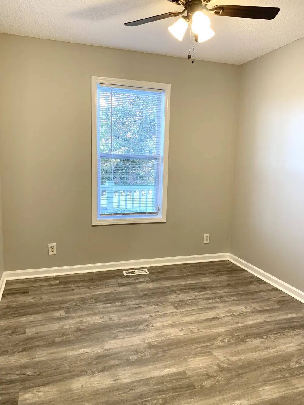 1936 Timberline Cir Oak Grove, KY 42262