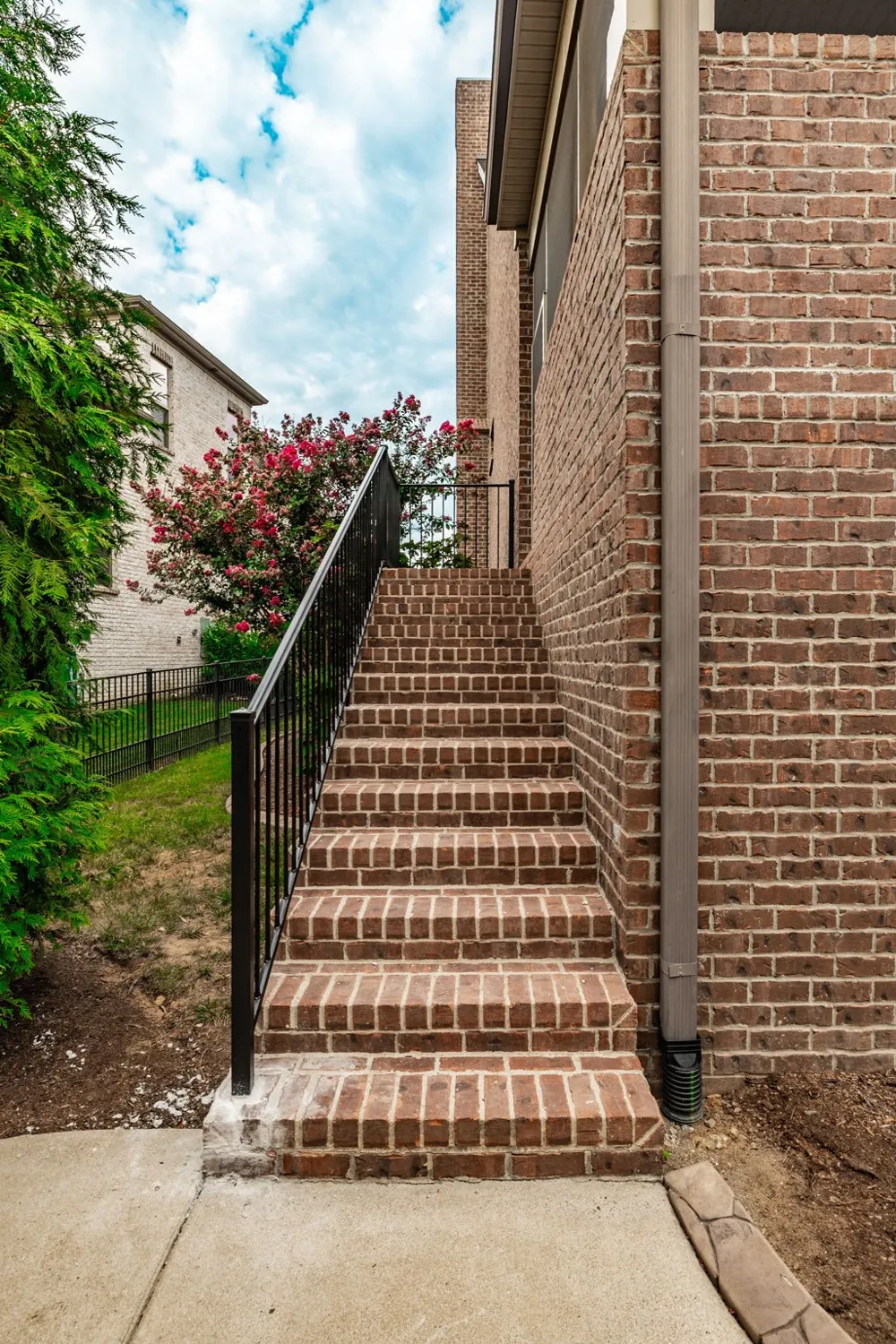1701 Noah Ln Gallatin, TN 37066