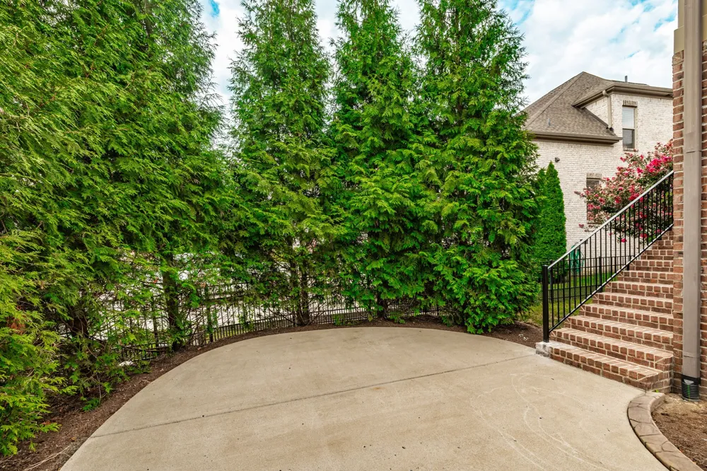 1701 Noah Ln Gallatin, TN 37066