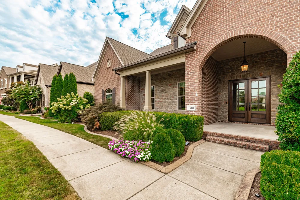 1701 Noah Ln Gallatin, TN 37066