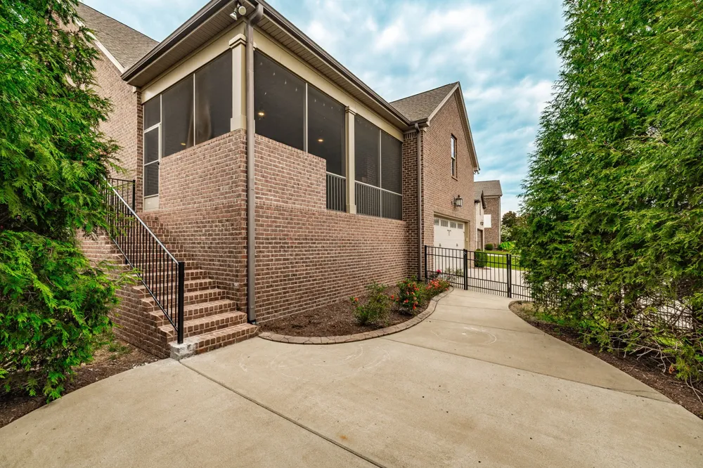 1701 Noah Ln Gallatin, TN 37066