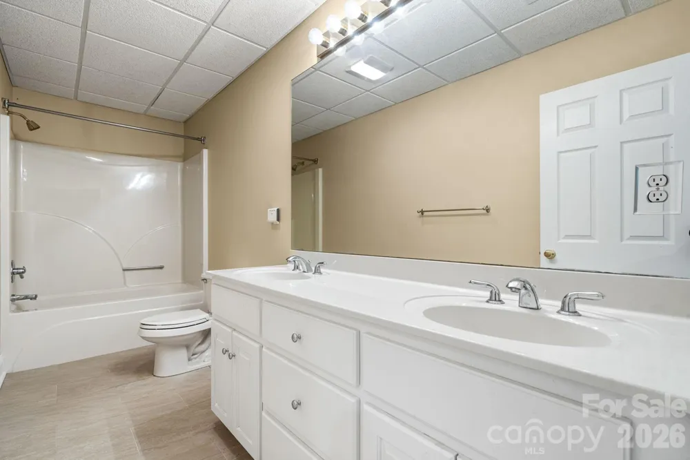 2752 Brittany Drive Lenoir, NC 28645