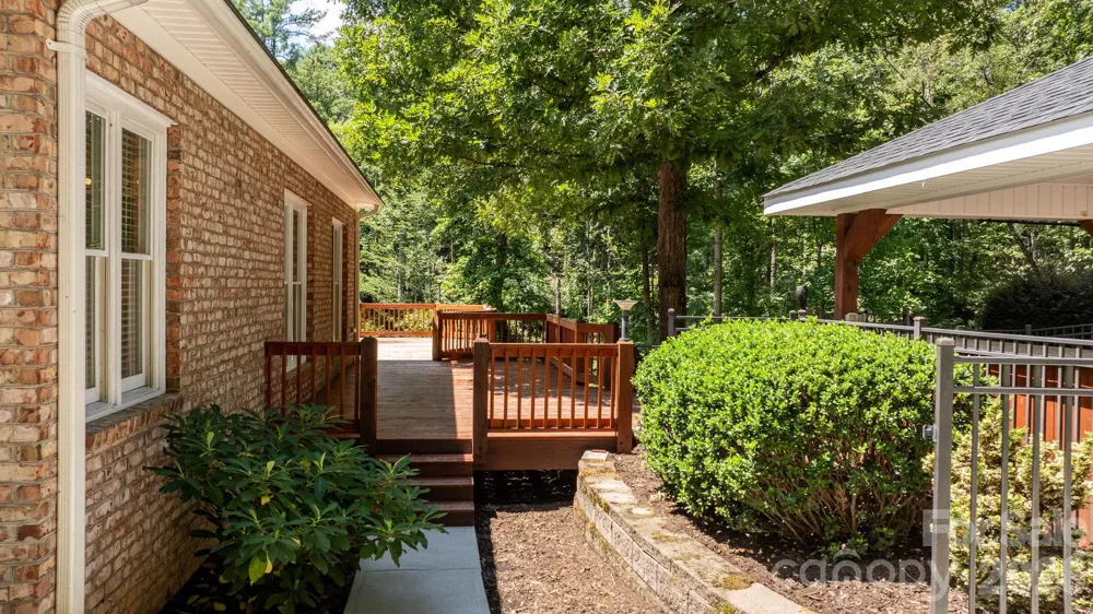 2752 Brittany Drive Lenoir, NC 28645