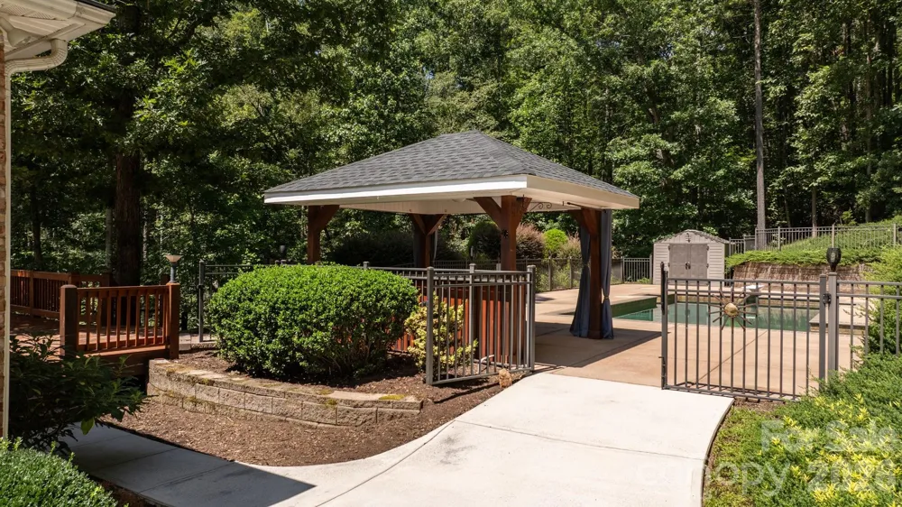 2752 Brittany Drive Lenoir, NC 28645