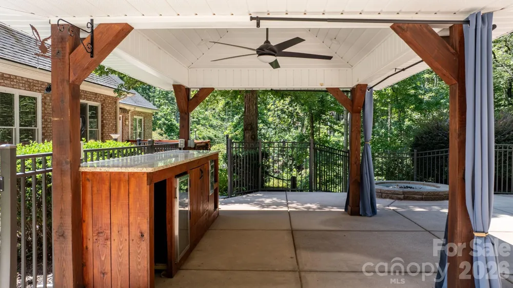 2752 Brittany Drive Lenoir, NC 28645