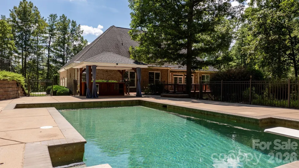 2752 Brittany Drive Lenoir, NC 28645