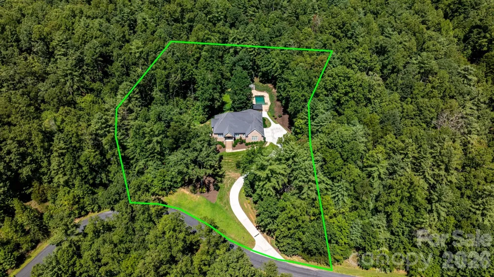 2752 Brittany Drive Lenoir, NC 28645