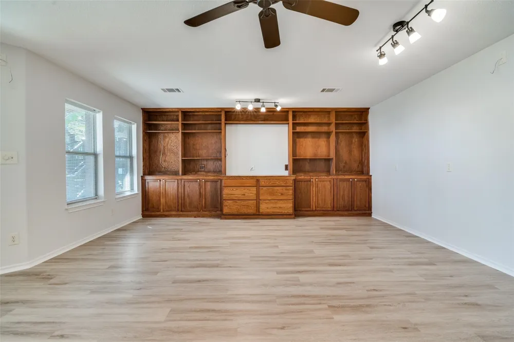 129 Little River Bend Mabank, TX 75156