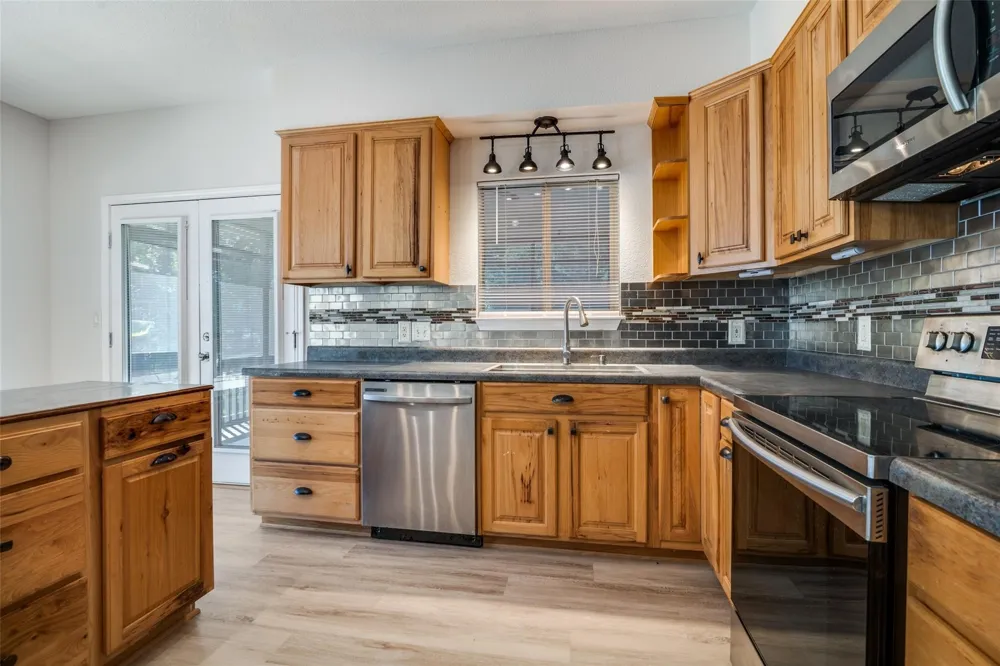 129 Little River Bend Mabank, TX 75156