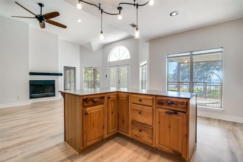 129 Little River Bend Mabank, TX 75156