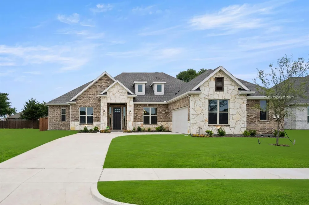 971 Richard Pittmon Drive DeSoto, TX 75115