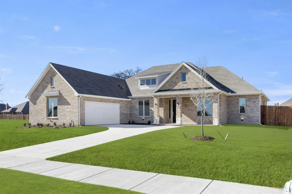 971 Richard Pittmon Drive DeSoto, TX 75115