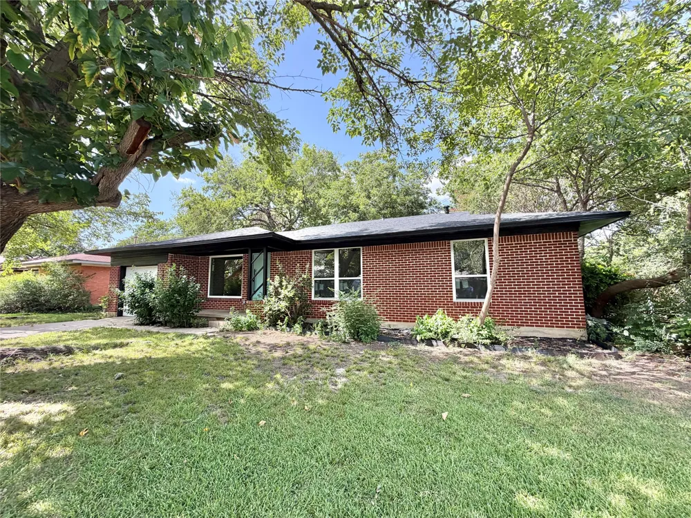1812 Carlton Street Denton, TX 76201