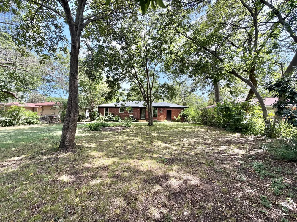 1812 Carlton Street Denton, TX 76201