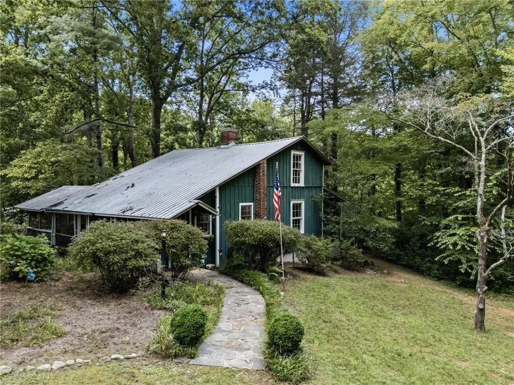 31 Bear Creek Lane Clayton, GA 30525