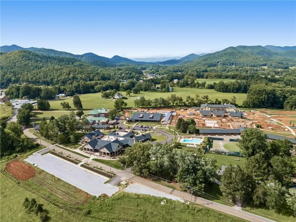 31 Bear Creek Lane Clayton, GA 30525