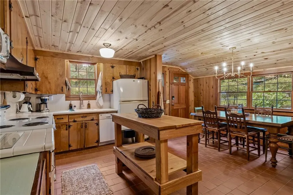 31 Bear Creek Lane Clayton, GA 30525