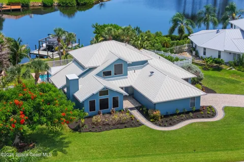 100 Lanternback Island Drive
