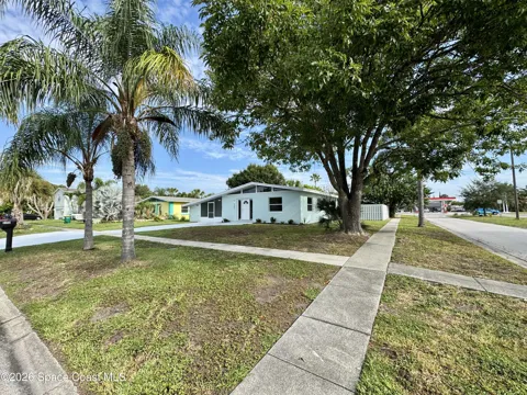 2252 Laden Road