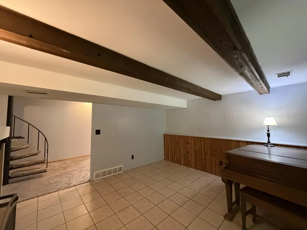 9051 Algoma Avenue NE Rockford, MI 49341