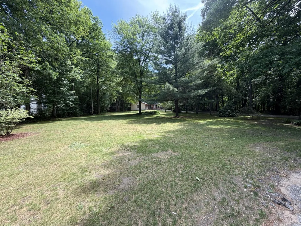 9051 Algoma Avenue NE Rockford, MI 49341