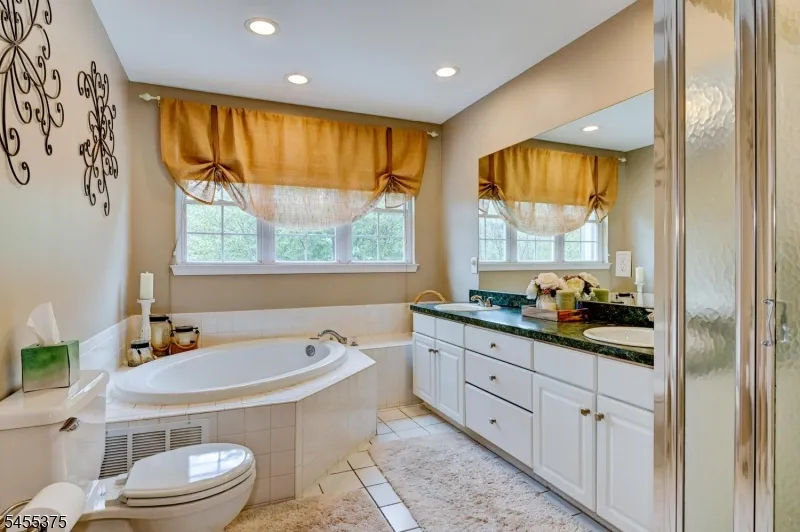 47 LOFT Dr Bridgewater, NJ 08836
