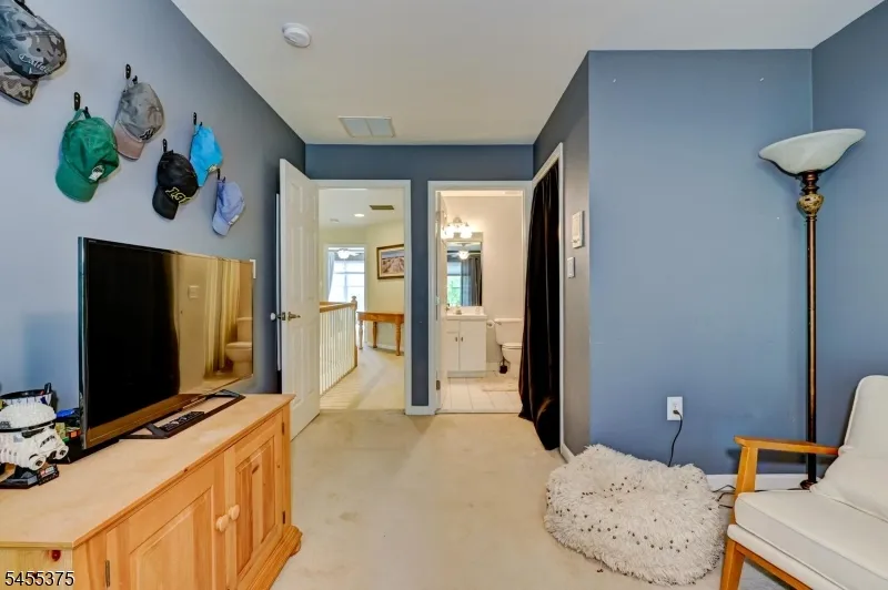 47 LOFT Dr Bridgewater, NJ 08836