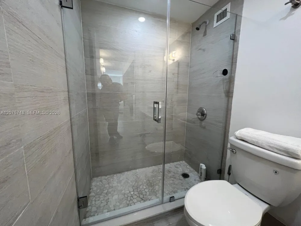 5601 Collins Ave #412A Miami Beach, FL 33140
